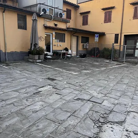 La Piazzetta Vicino A Firenze *
